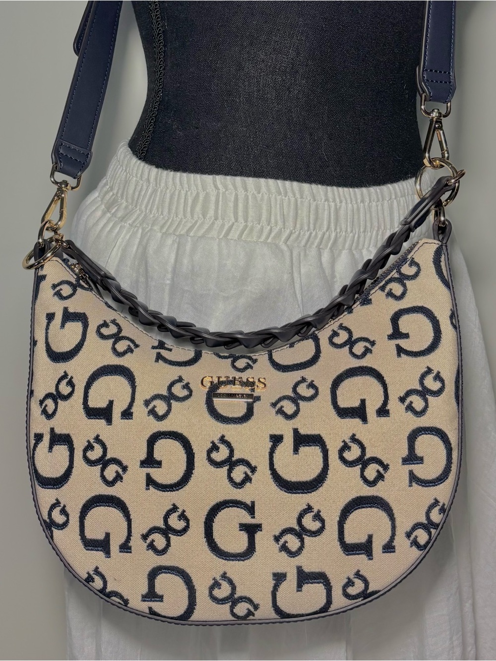 Y2K GUESS Tan & Navy Logo Bannana Shoulder Bag